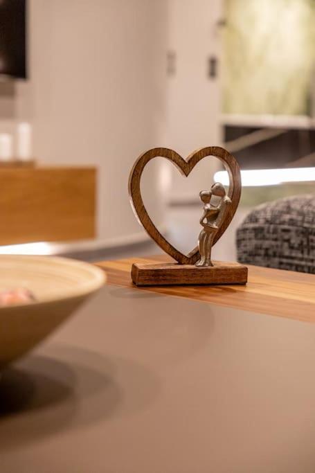 Smaragdi Luxury Jacuzzi Apartment Noho Premium Living Athene Buitenkant foto