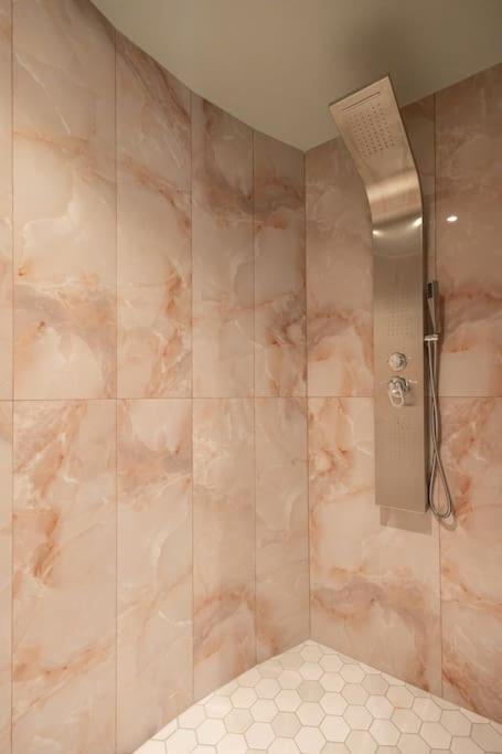 Smaragdi Luxury Jacuzzi Apartment Noho Premium Living Athene Buitenkant foto