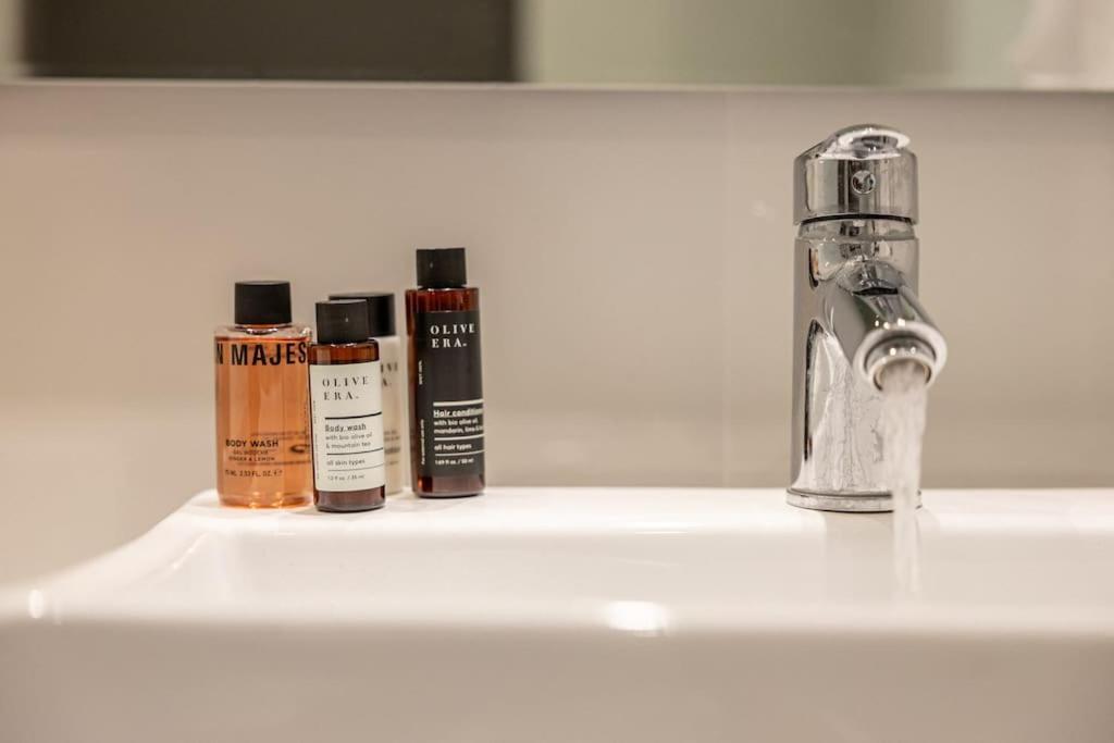 Smaragdi Luxury Jacuzzi Apartment Noho Premium Living Athene Buitenkant foto
